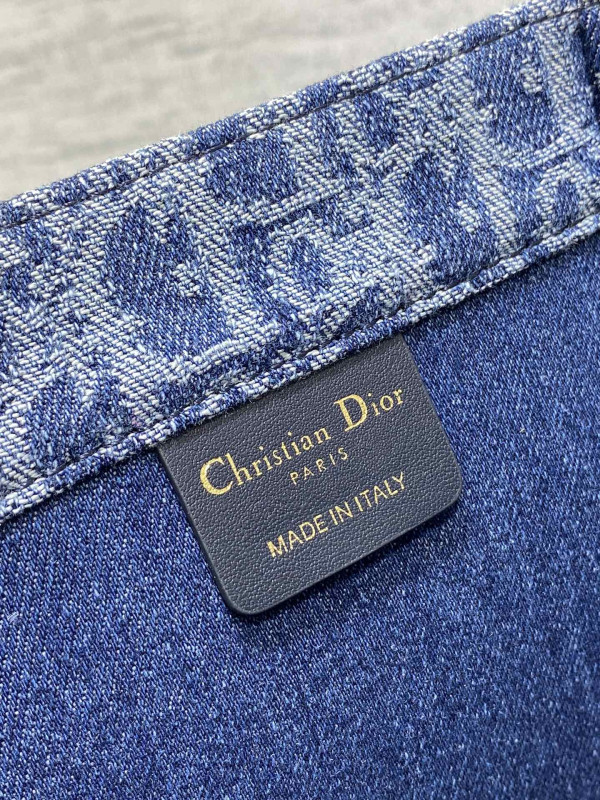 large D*or book tote-42*35*18.5cm