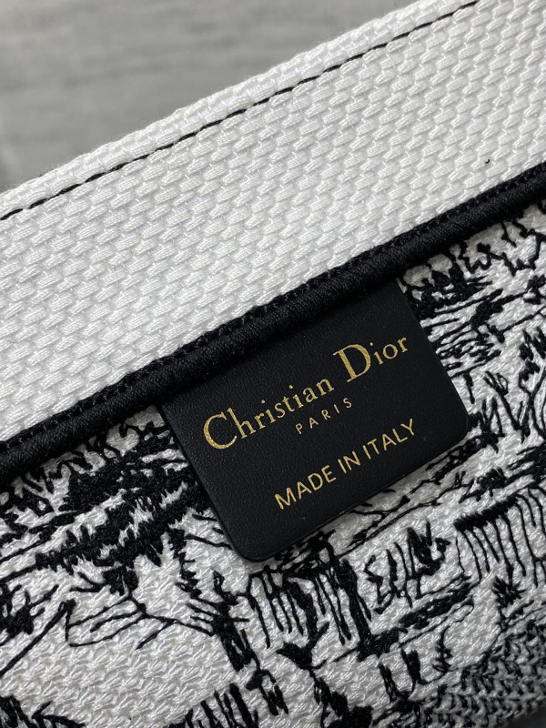 medium D*or book tote-36*18*28cm