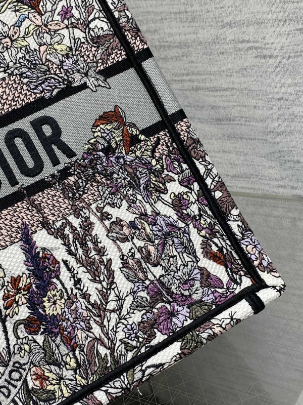 medium D*or book tote-36*18*28cm