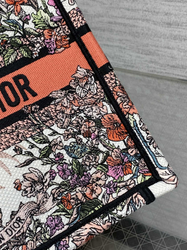 small D*or book tote-26cm