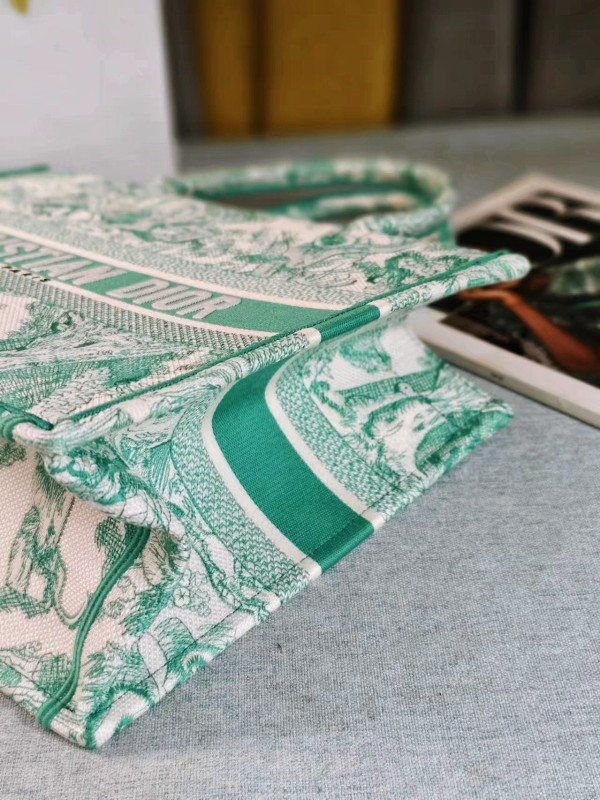 medium D*or book tote-36*18*28cm