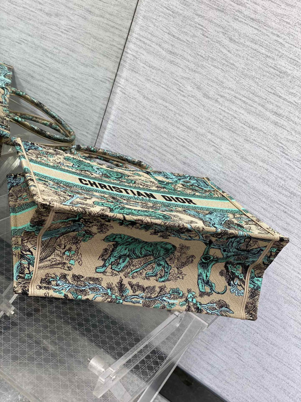 large D*or book tote-42*35*18.5cm