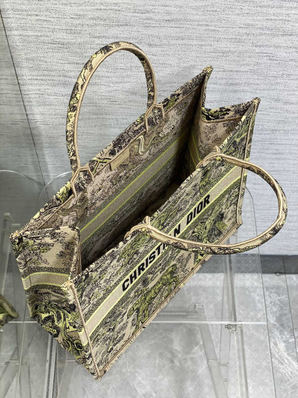 large D*or book tote-42*35*18.5cm