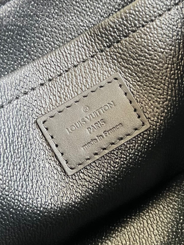 l**is V*t*n toiletry bag-24*13*13cm