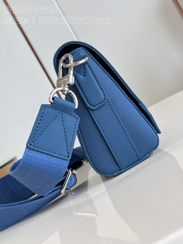 l**is V*t*n takeoff messenger pm-22*16.5*7cm