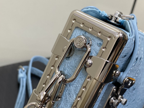 l**is V*t*n slim trunk-23*12*4cm