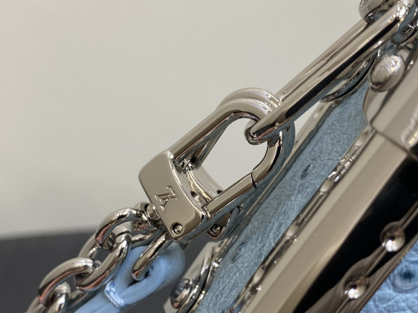 l**is V*t*n slim trunk-23*12*4cm