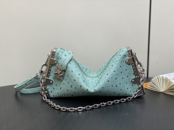 l**is V*t*n slim trunk-23*12*4cm