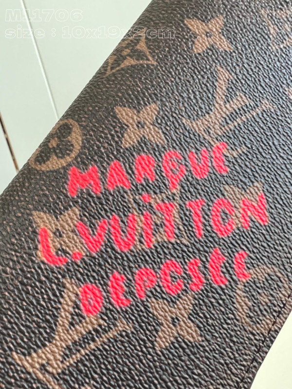 l**is V*t*n brazza wallet-10*19*2cm