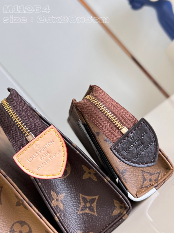 l**is V*t*n trio toilet pouch-25*20*5.5cm