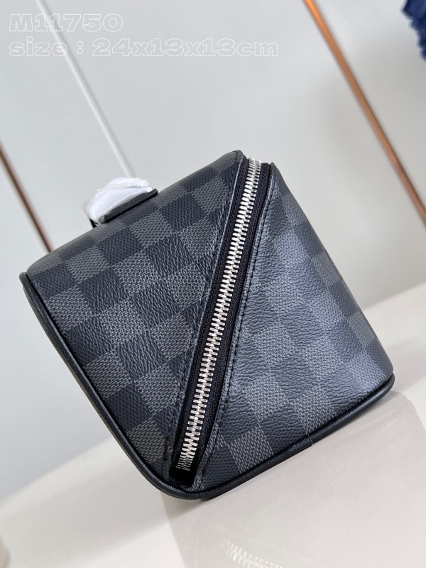 l**is V*t*n toiletry bag-24*13*13cm