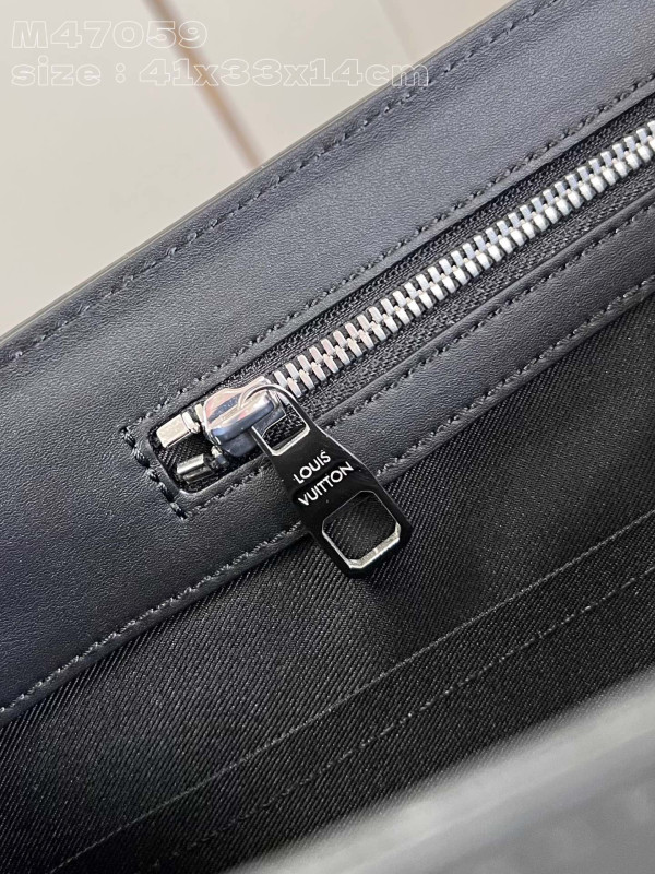 l**is V*t*n sac plat 24h-41*33*14cm