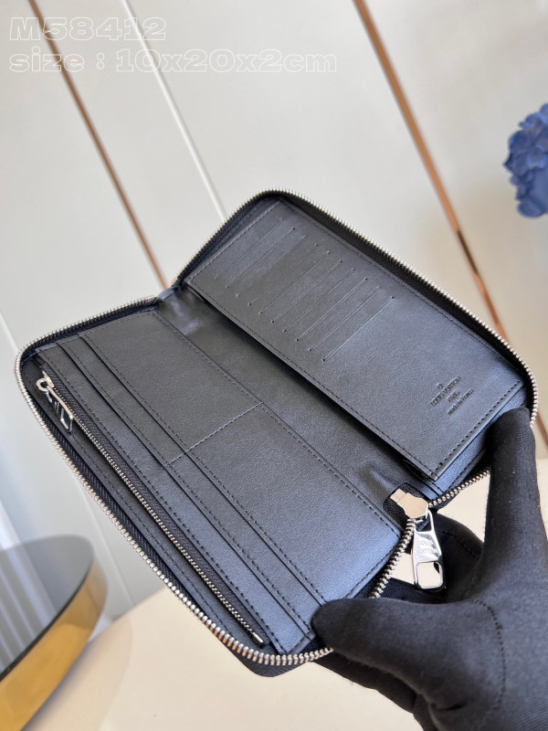 l**is V*t*n zippy wallet-10*20*2 cm