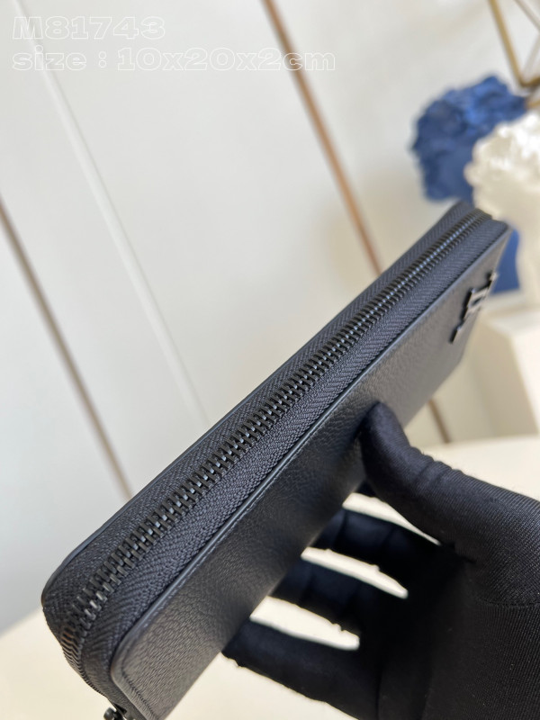 l**is V*t*n zippy wallet-10*20*2 cm