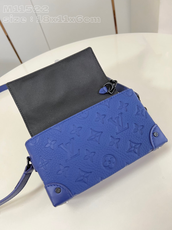 l**is V*t*n steamer wearable wallet-18*11*6.5cm