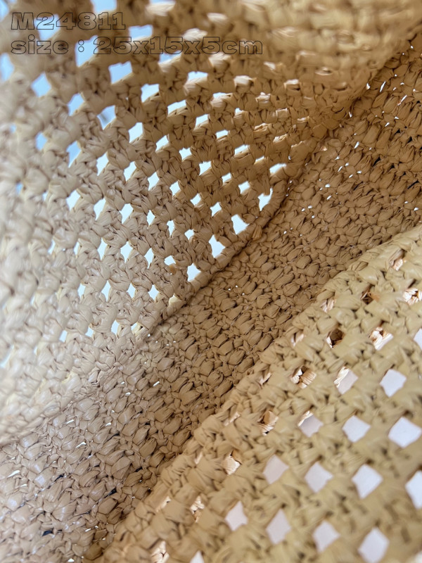 l**is V*t*n croissant mm