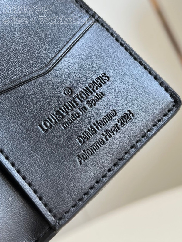 l**is V*t*n pocket organizer-7.5*11.1*1 cm