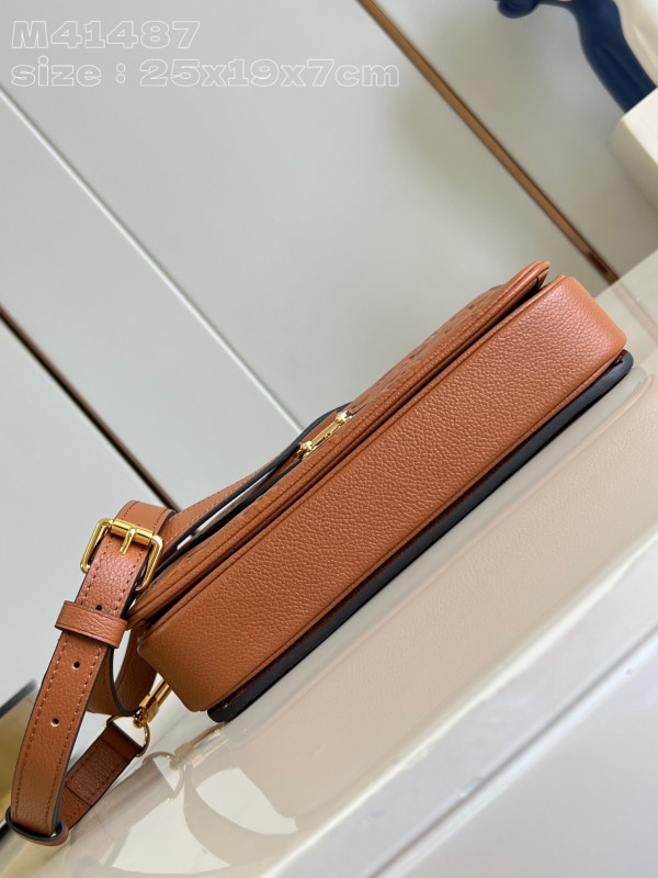 l**is V*t*n pochette metis-25*19*7cm