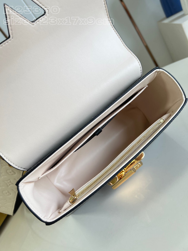 l**is V*t*n twist mm-23*17*9.5cm