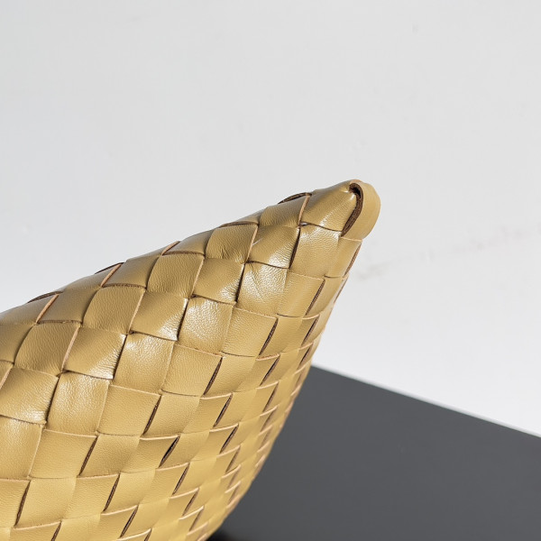 Bo*te*ga ve*ne*ta medium hop