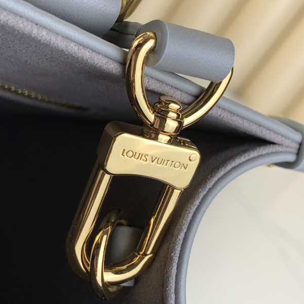 l**is V*t*n onthego pm-25*19*11.5cm