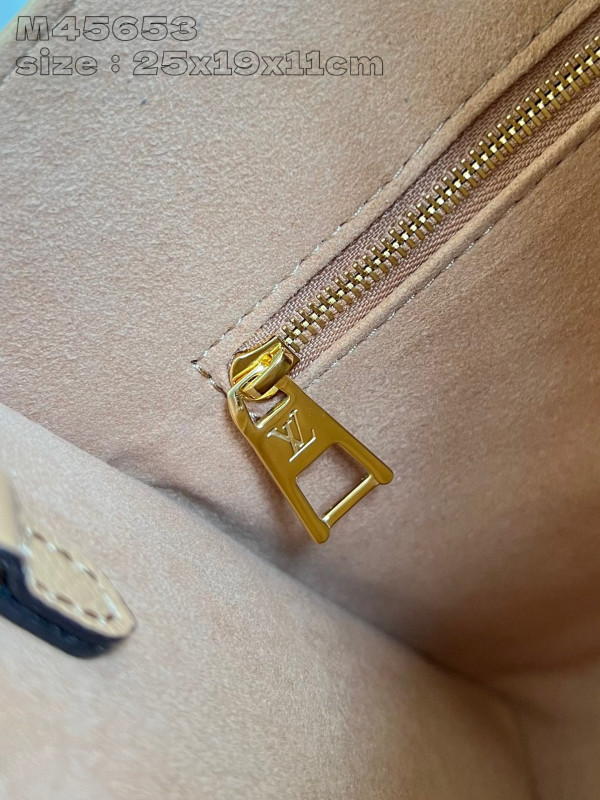 l**is V*t*n onthego pm-25*19*11.5cm