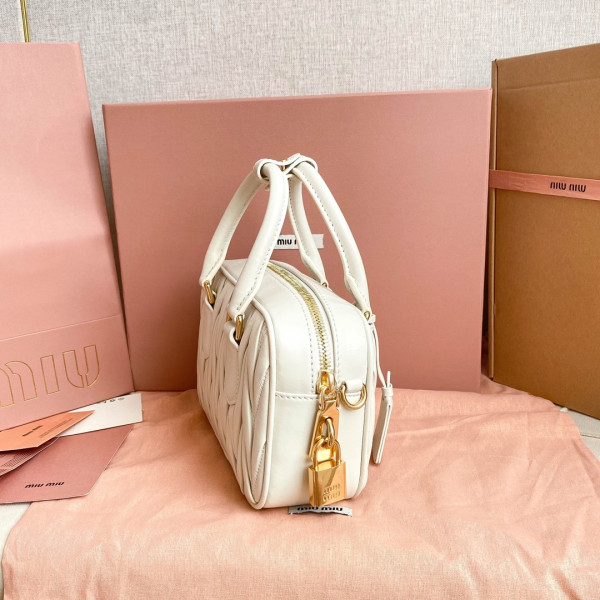 MIUMIU Arcadie matelassé nappa leather bag-19*13*6CM