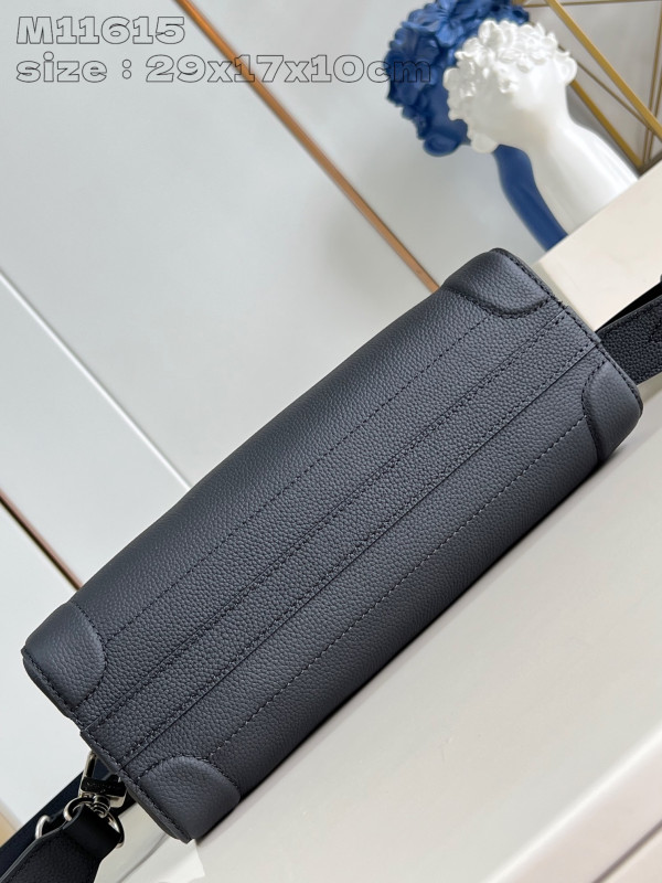 l**is V*t*n soul trunk east west-29*17.5*10cm