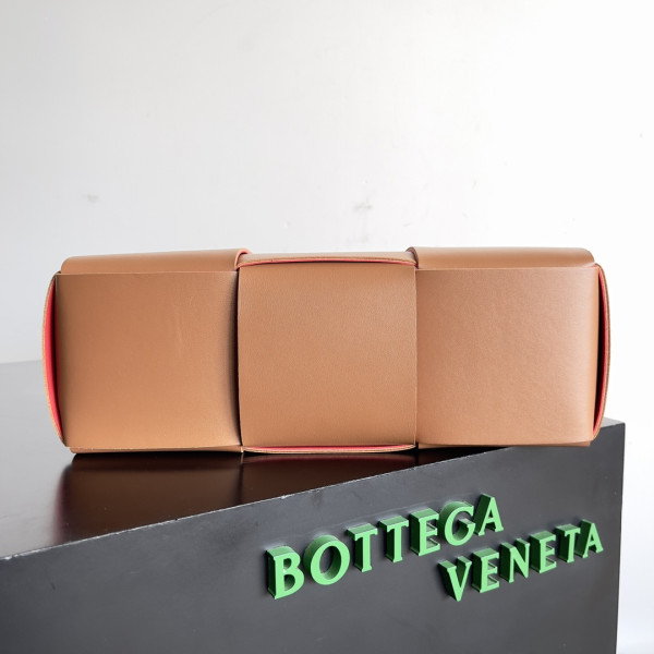 Bo*te*ga ve*ne*ta small arco tote bag