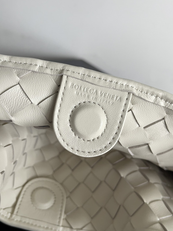 Bo*te*ga ve*ne*ta sardine with chain-33*20*4cm