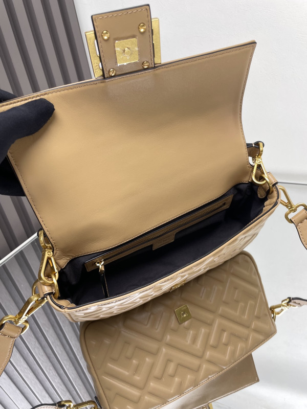 F**di baguette-26*13*6cm