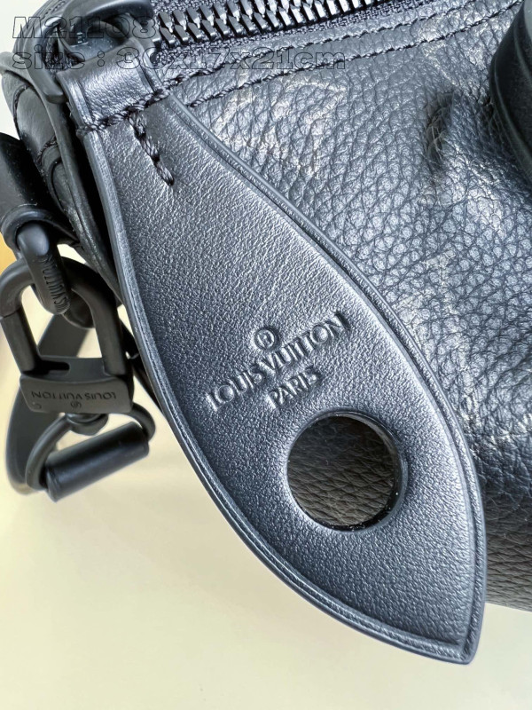 l**is V*t*n speedy bandouliere 30