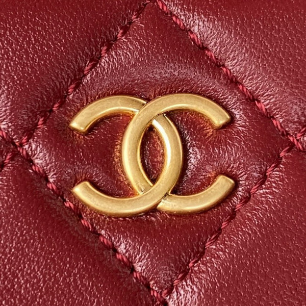 CL VANITY WITH CHAIN