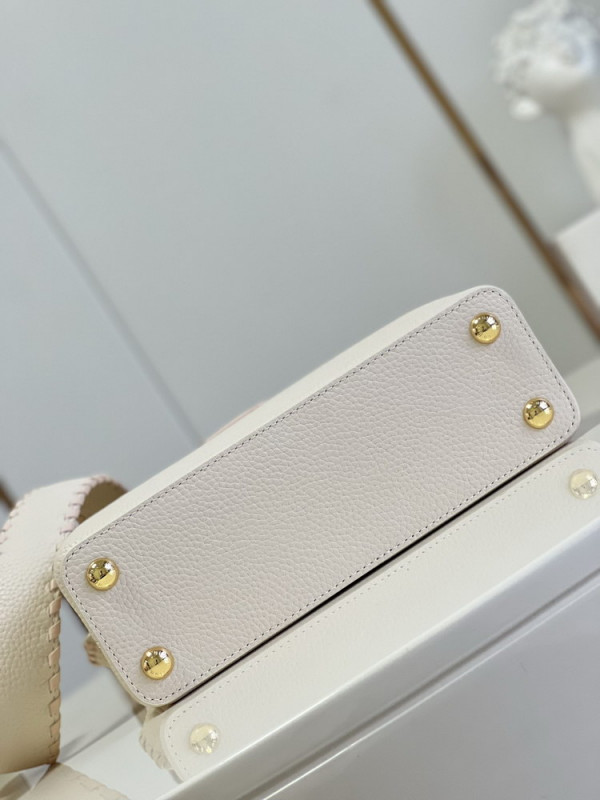 l**is V*t*n capucines bb